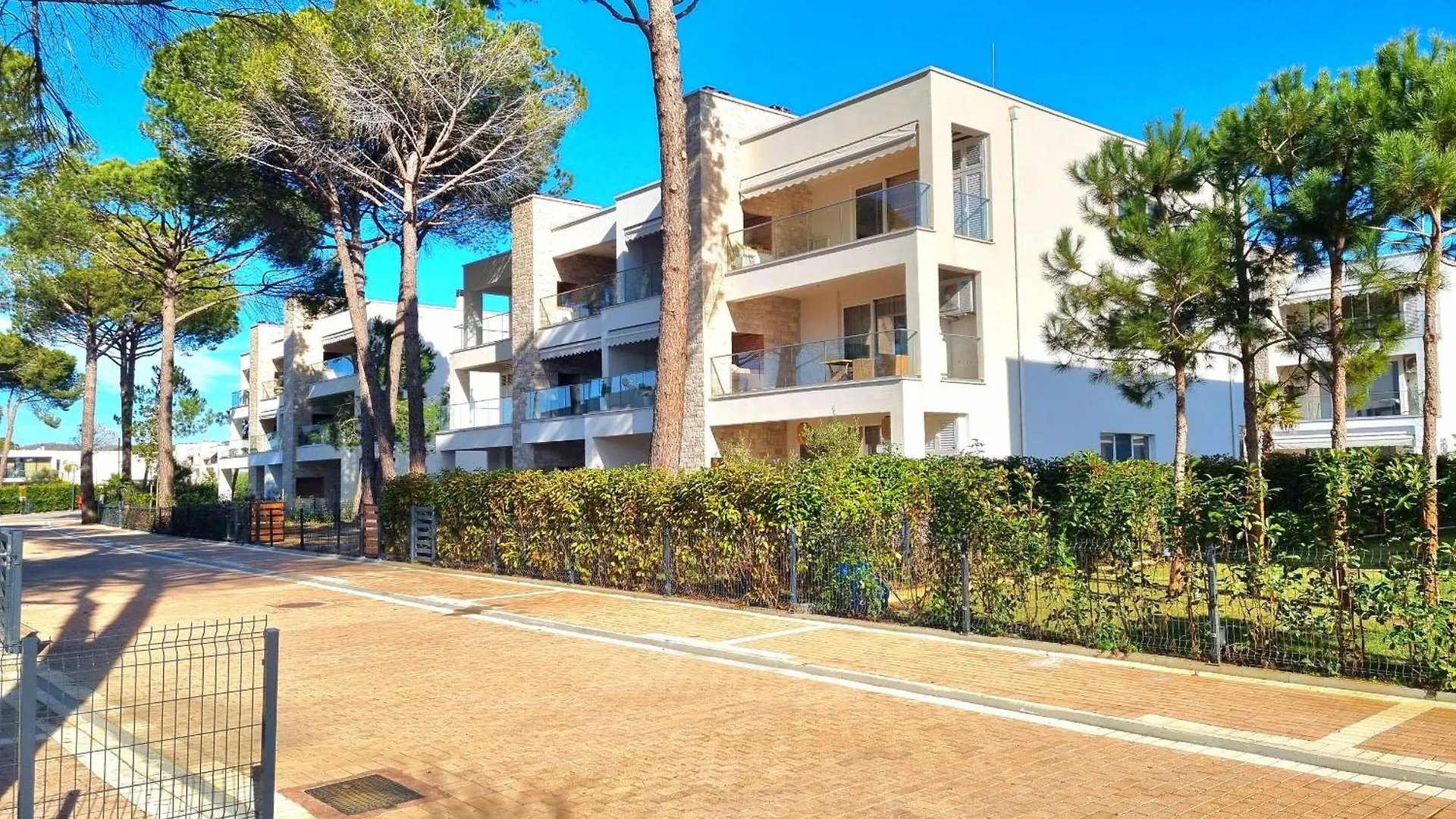 Emerald Apartment - 286 Durres Albania