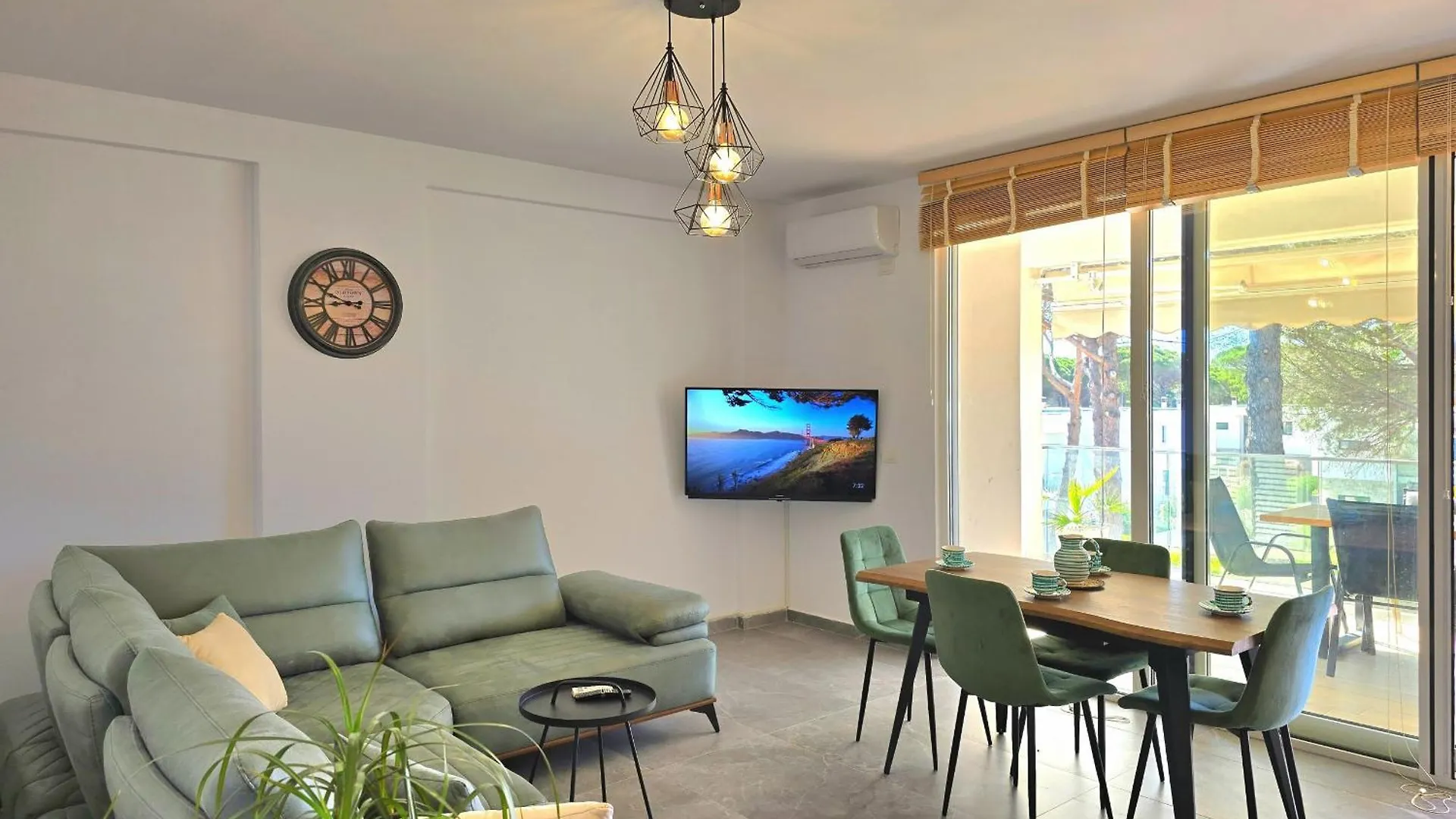 Emerald Apartment - 286 Durres 0*,